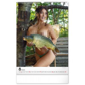 Fotografie k reklamnímu předmětu „Girls and Carps 2025 - Nástěnný kalendář“