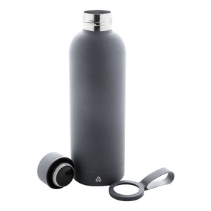 Fotografie k reklamnímu předmětu „Khumbu RSS izolovaná láhev“