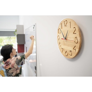 Fotografie k reklamnímu předmětu „Nástěnné hodiny TOKKI“