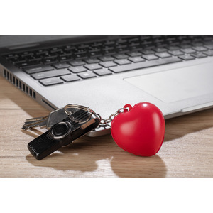 Fotografie k reklamnímu předmětu „Antistresový kroužek na klíče LOVE“