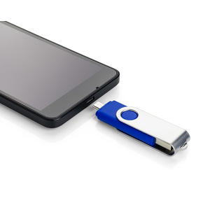 Fotografie k reklamnímu předmětu „U-disc TWISTER 8 GB“