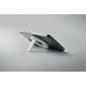 Fotografie k reklamnímu předmětu „Držák telefonu s otvírákem DOSENUNO“