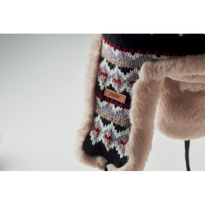 Fotografie k reklamnímu předmětu „Pletená čepice s klapkami YULONG“