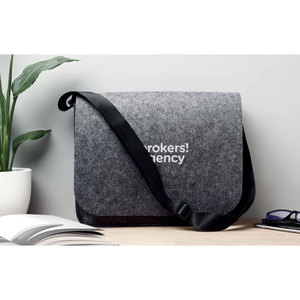 Fotografie k reklamnímu předmětu „Plstěný RPET obal na notebook BAGLO“