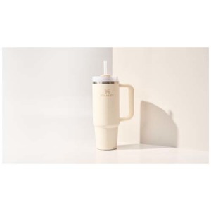 Fotografie k reklamnímu předmětu „Stanley Quencher® H2.0 FlowState™ 890 ml recyklovaný nerezový izolovaný tumbler“