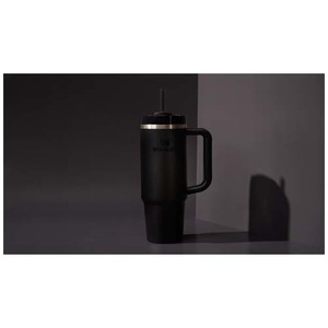 Fotografie k reklamnímu předmětu „Stanley Quencher® H2.0 FlowState™ 890 ml recyklovaný nerezový izolovaný tumbler“