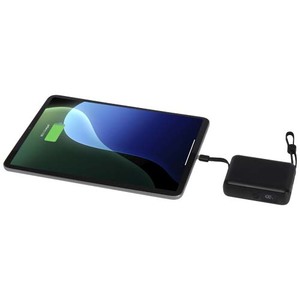 Fotografie k reklamnímu předmětu „Acrux powerbanka 10 000 mAh 35W pro tablet s integrovaným kabelem typu C – vyrobeno z recyklovaného plastu“