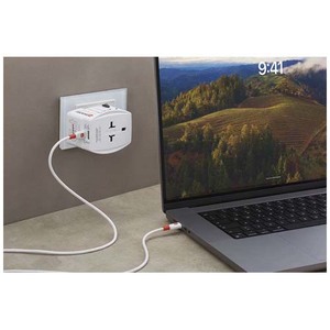 Fotografie k reklamnímu předmětu „SKROSS® MUV AC65PD univerzální adaptér s kabelem USB-C“