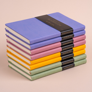 Fotografie k reklamnímu předmětu „NOTIQUE Notes Zelený, tečkovaný, 13 x 21 cm“