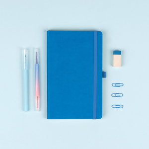 Fotografie k reklamnímu předmětu „NOTIQUE Notes Modrý, tečkovaný, 13 x 21 cm“