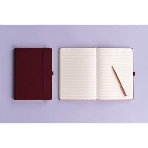Fotografie k reklamnímu předmětu „NOTIQUE Notes Balacron, bordó, linkovaný, 15 x 21 cm“
