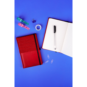 Fotografie k reklamnímu předmětu „NOTIQUE Notes Skiver červenovínový, linkovaný, 13 x 21 cm“