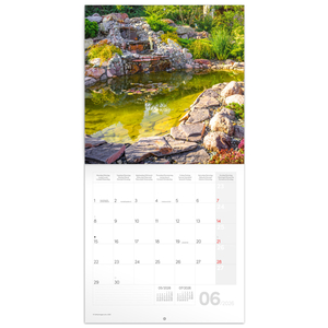 Fotografie k reklamnímu předmětu „NOTIQUE Poznámkový kalendář Zahrady 2026, 30 x 30 cm“