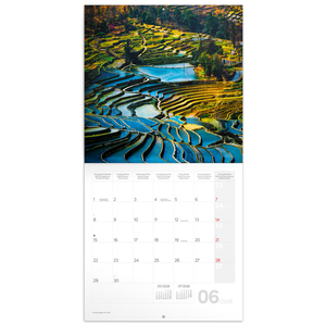 Fotografie k reklamnímu předmětu „NOTIQUE Poznámkový kalendář Naše Planeta 2026, 30 x 30 cm“