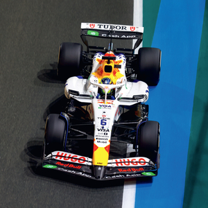 Fotografie k reklamnímu předmětu „NOTIQUE Poznámkový kalendář Formule – Jiří Křenek 2026, 30 x 30 cm“