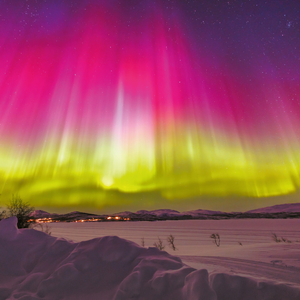 Fotografie k reklamnímu předmětu „NOTIQUE Poznámkový kalendář Polární záře 2026, 30 x 30 cm“