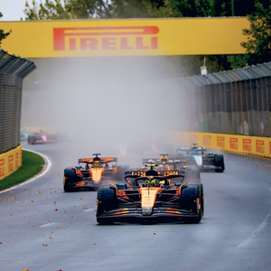 Fotografie k reklamnímu předmětu „NOTIQUE Poznámkový kalendář Formule – Jiří Křenek 2027, 30 x 30 cm“