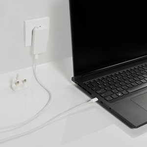 Fotografie k reklamnímu předmětu „Plochá GaN nabíječka Fluxo RCS 65W s un. konektory“