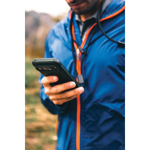 Fotografie k reklamnímu předmětu „Nastavitelný telefonní popruh LoopAmp 60W z RCS RPET“