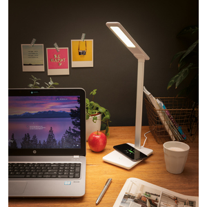 Fotografie k reklamnímu předmětu „Stolní lampa s 5W bezdrátovým nabíjením“