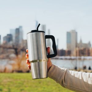 Fotografie k reklamnímu předmětu „Embrace deluxe RCS hrnek 900 ml z recykl. nerezové oceli“