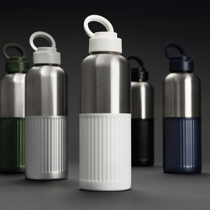 Fotografie k reklamnímu předmětu „Nepropustná láhev na vodu Ripple RCS R-steel s držadlem“