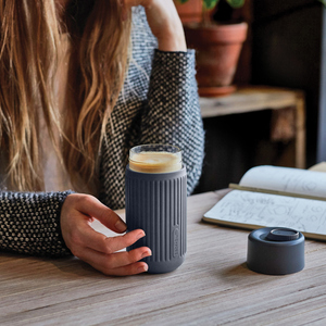 Fotografie k reklamnímu předmětu „Cestovní skleněný hrnek 340 ml Black+Blum“