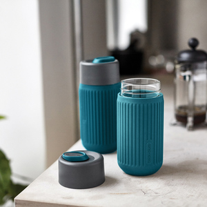 Fotografie k reklamnímu předmětu „Cestovní skleněný hrnek 340 ml Black+Blum“