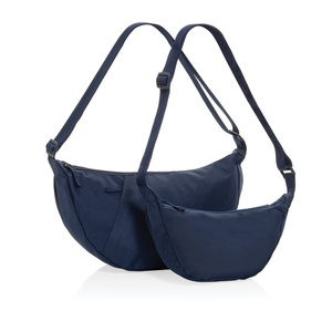 Fotografie k reklamnímu předmětu „Crossbody Crescent XL z RPET AWARE™  ve tvaru půlměsíce“