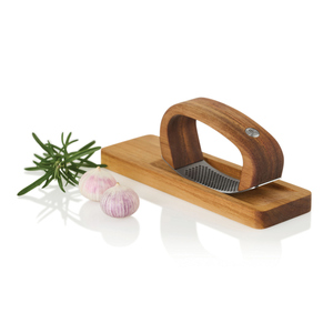 Fotografie k reklamnímu předmětu „AdHoc RoccaAlio Garlic press with chopping board“