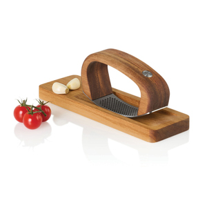 Fotografie k reklamnímu předmětu „AdHoc RoccaAlio Garlic press with chopping board“