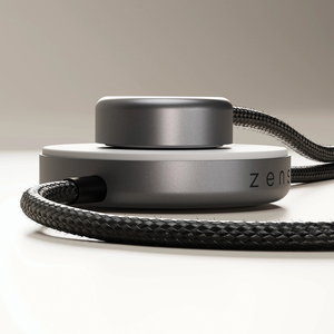Fotografie k reklamnímu předmětu „Černá bezdrátová nabíječka Zens Office Charger 2“
