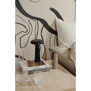Fotografie k reklamnímu předmětu „Stolní lampa VINGA Avery z RCS“